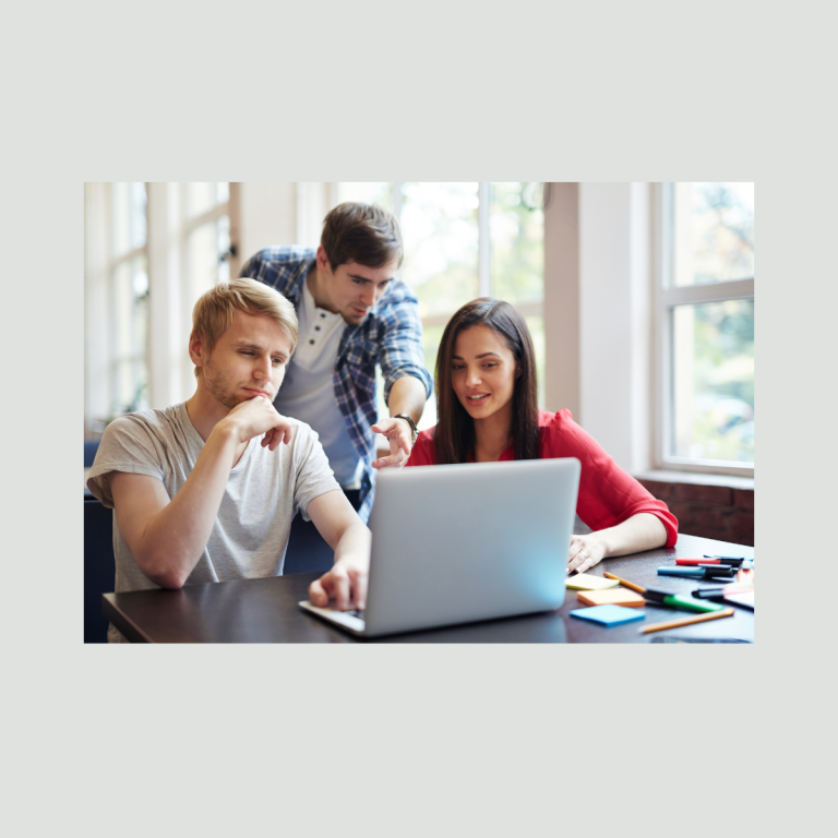 "Formation informatique personnalisée à Carcassonne pour débutants et seniors"